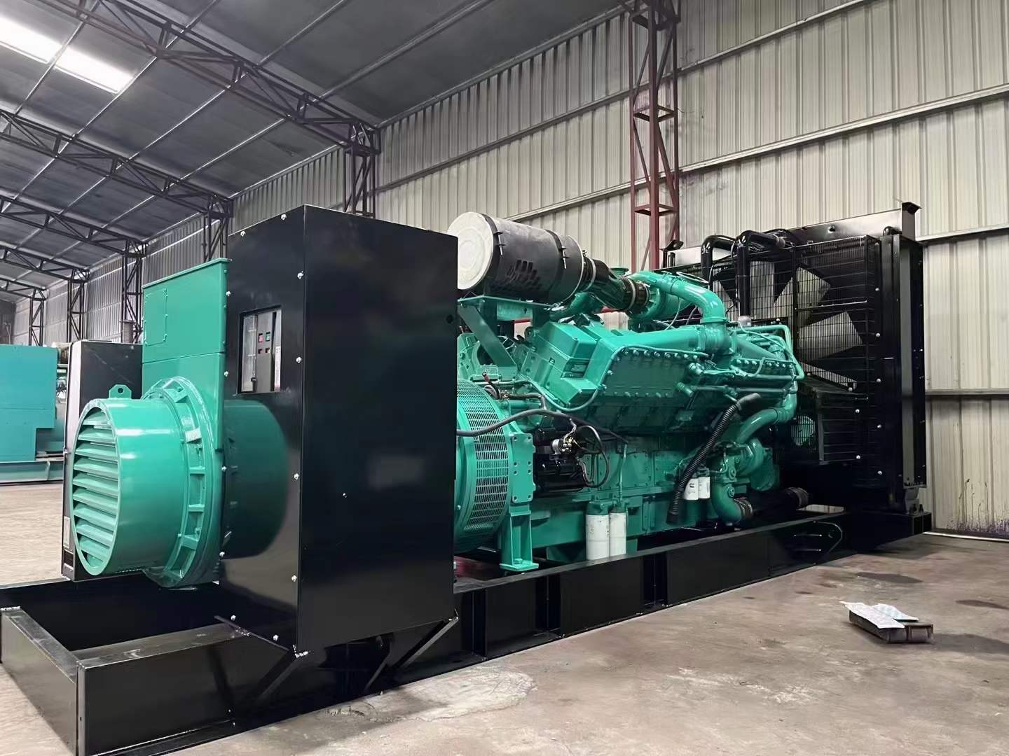 德城如何降低 800kW 柴油发电机输出电流的波动？