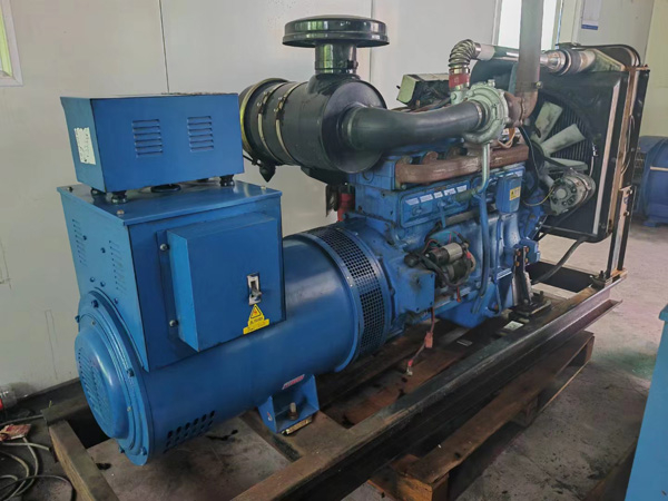 德城100kW柴油发电机组使用多级机油有哪些优缺点？